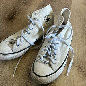 beige converse high top